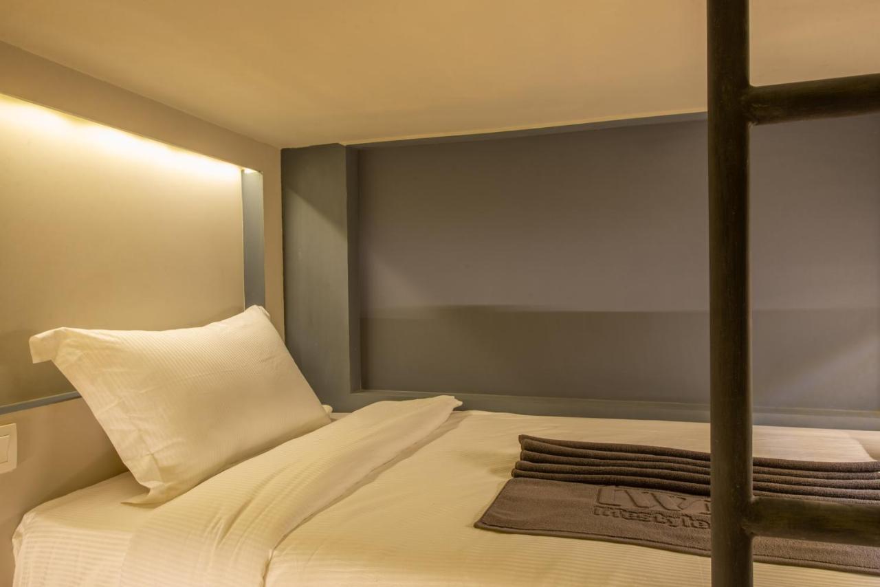 The Twizt - Lifestyle Hostel & Hotel Siem Reap Exterior photo