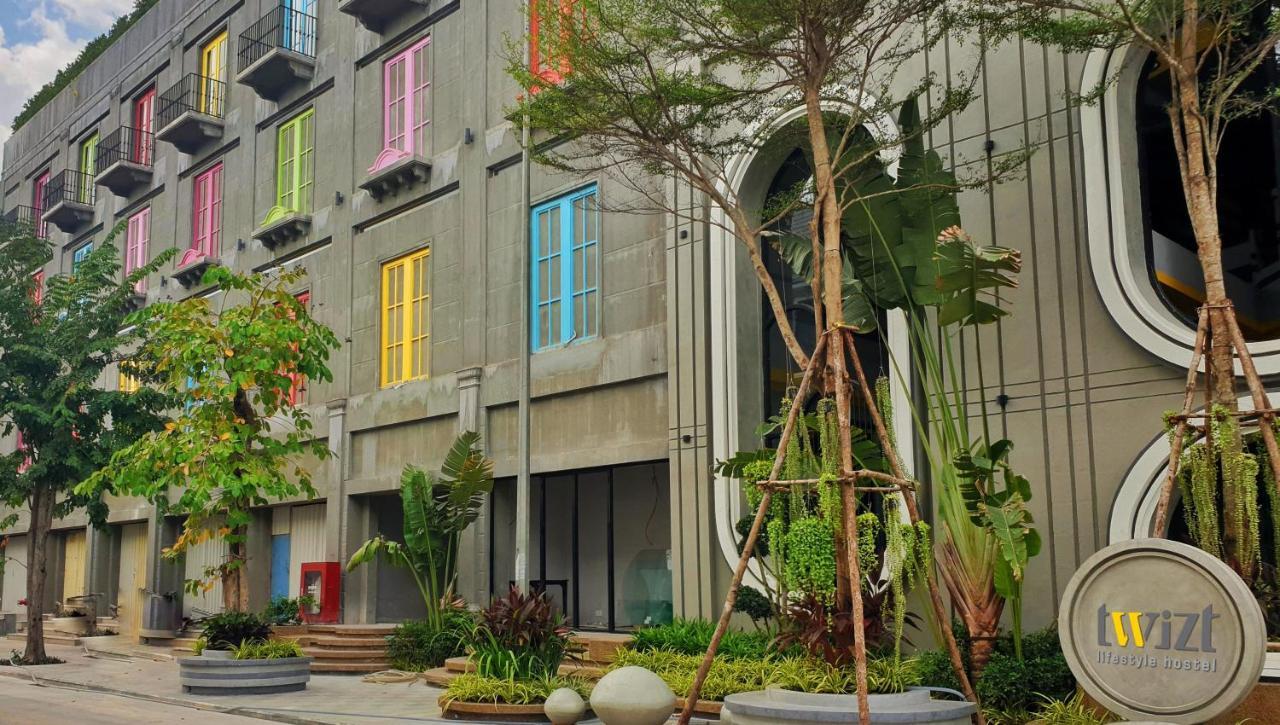 The Twizt - Lifestyle Hostel & Hotel Siem Reap Exterior photo