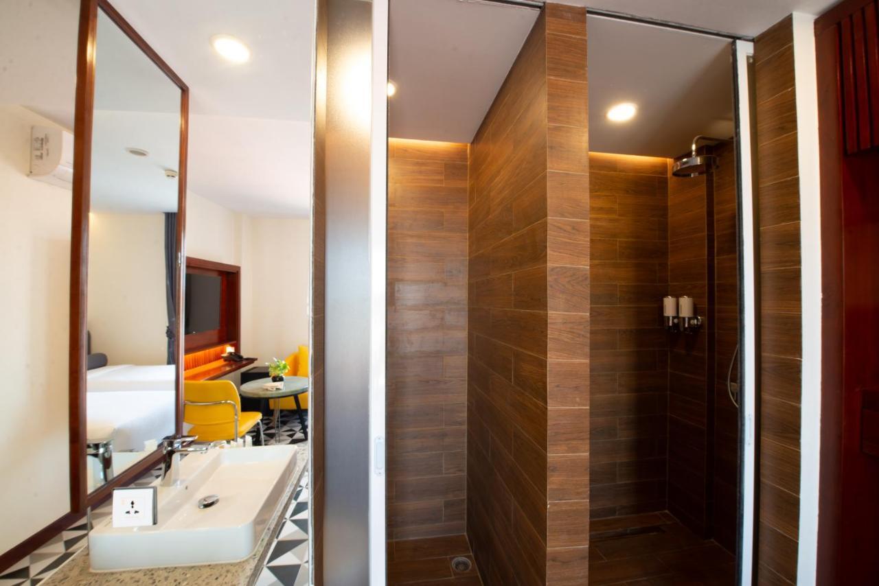 The Twizt - Lifestyle Hostel & Hotel Siem Reap Exterior photo